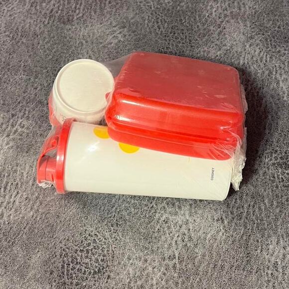 Tupperware mickey mouse red lunch set - Picture 5 of 6